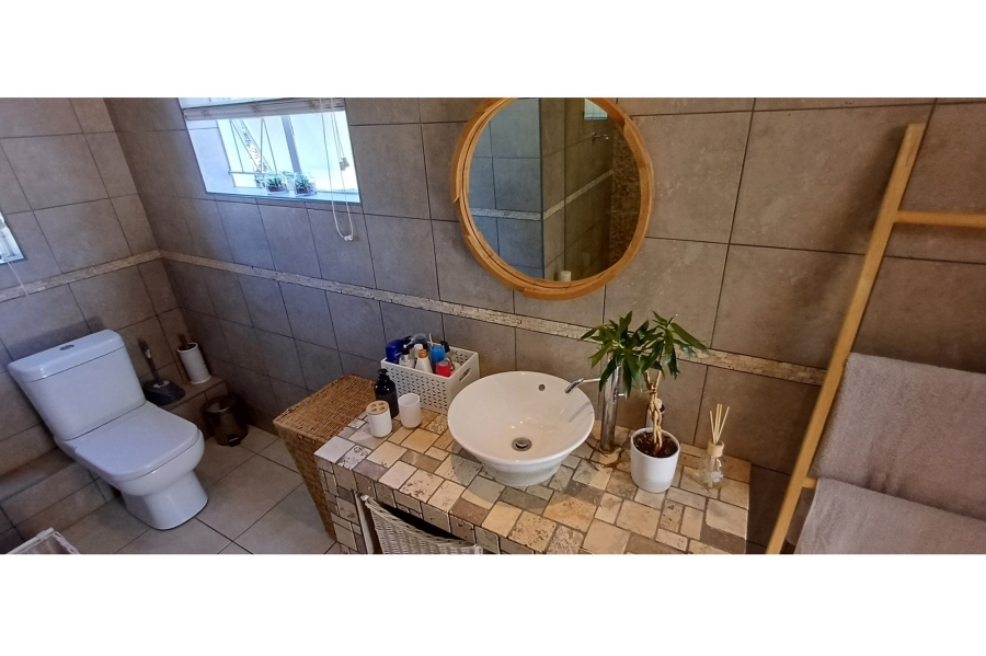 5 Bedroom Property for Sale in Jim Fouchepark Free State